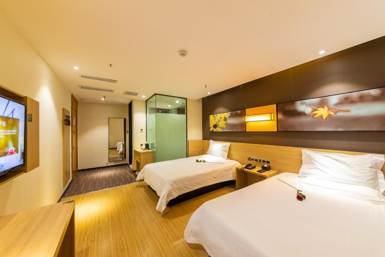 Iu Hotel Chongqing Jiefangbei Exterior foto
