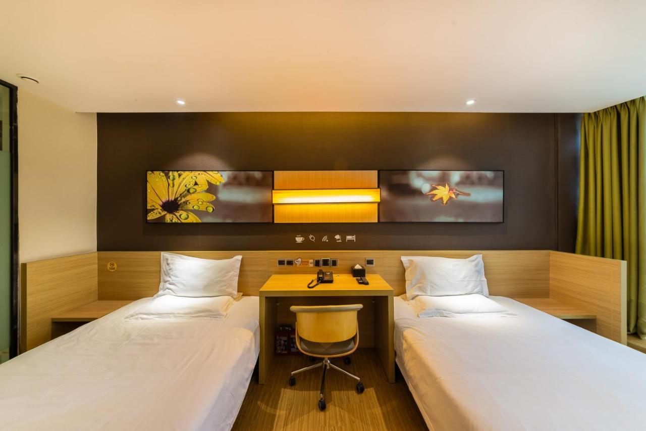 Iu Hotel Chongqing Jiefangbei Exterior foto